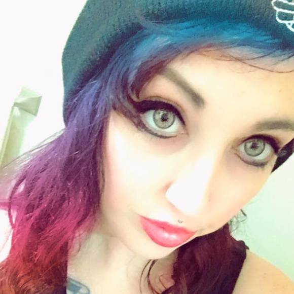 Meet your Posher, Kristen - Picture 1 of 1